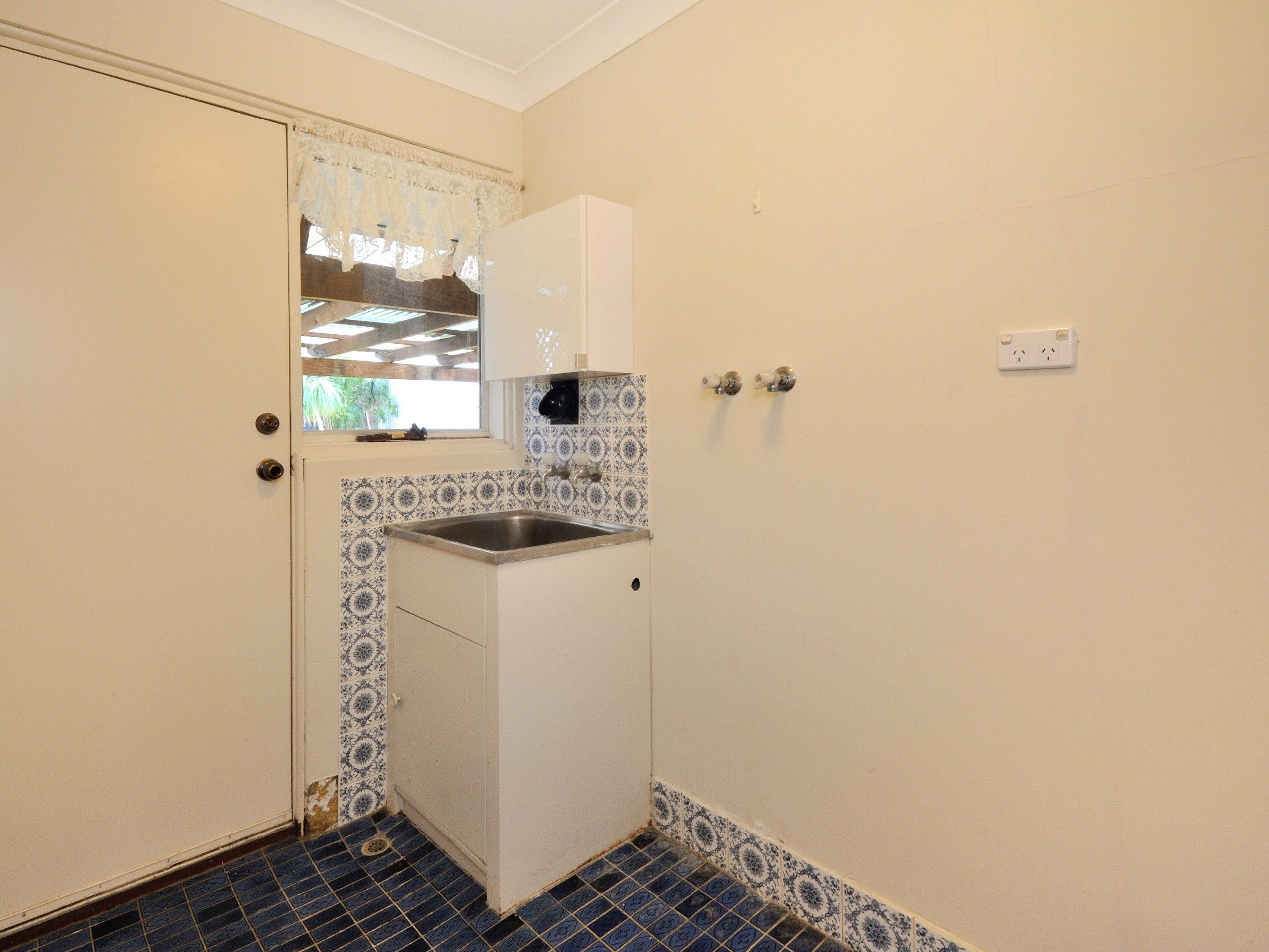 13 Bickner Way, PARMELIA, WA 6167 AUS