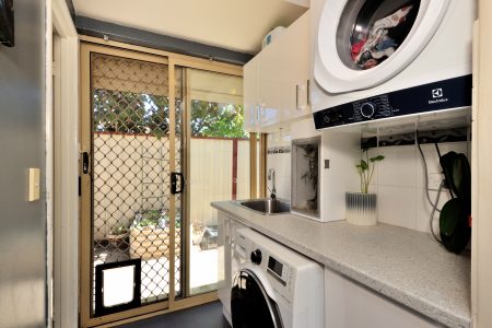 4 Rattan Cove, WARNBRO, WA 6169 AUS