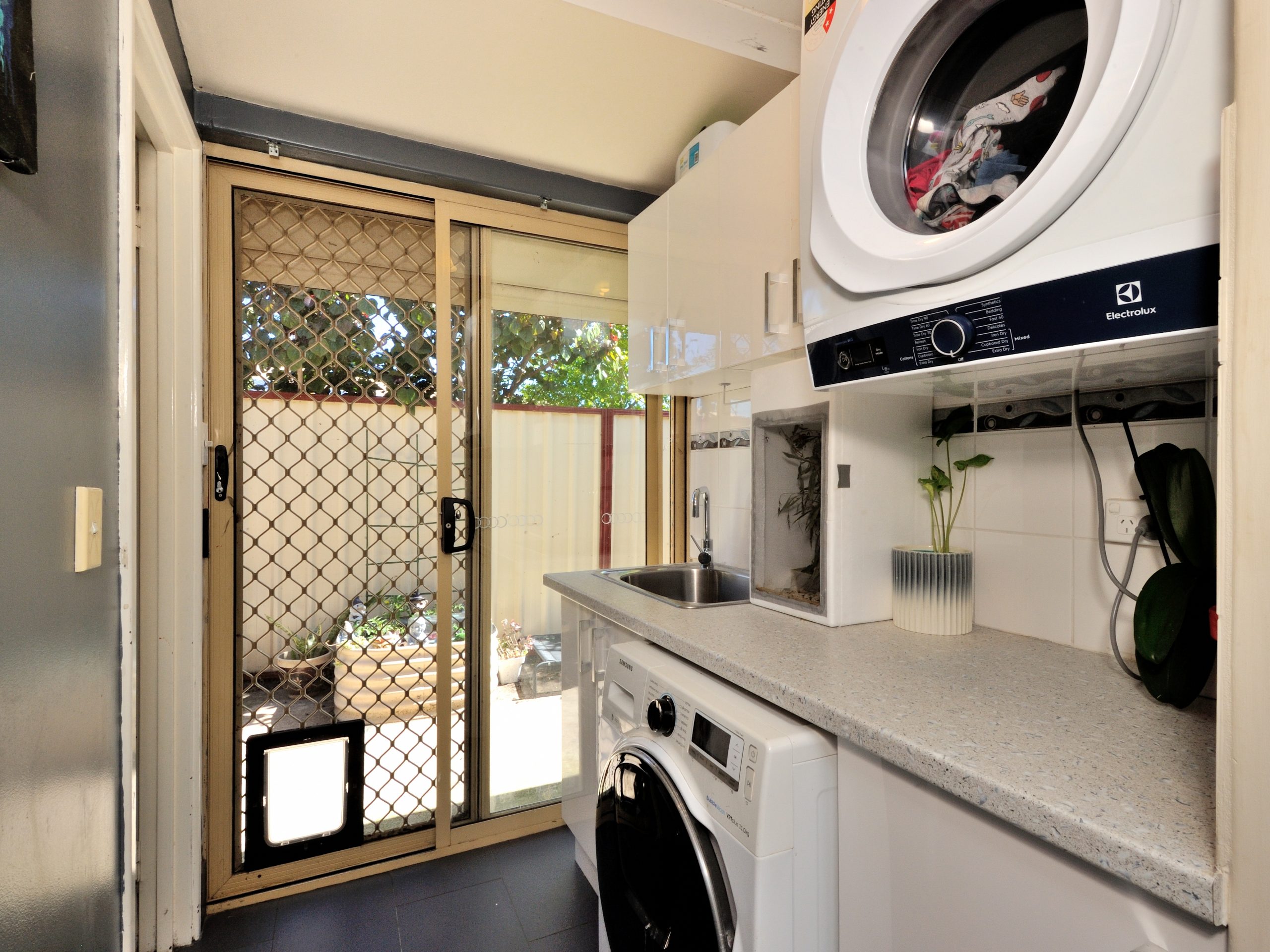 4 Rattan Cove, WARNBRO, WA 6169 AUS