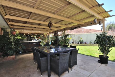 4 Rattan Cove, WARNBRO, WA 6169 AUS