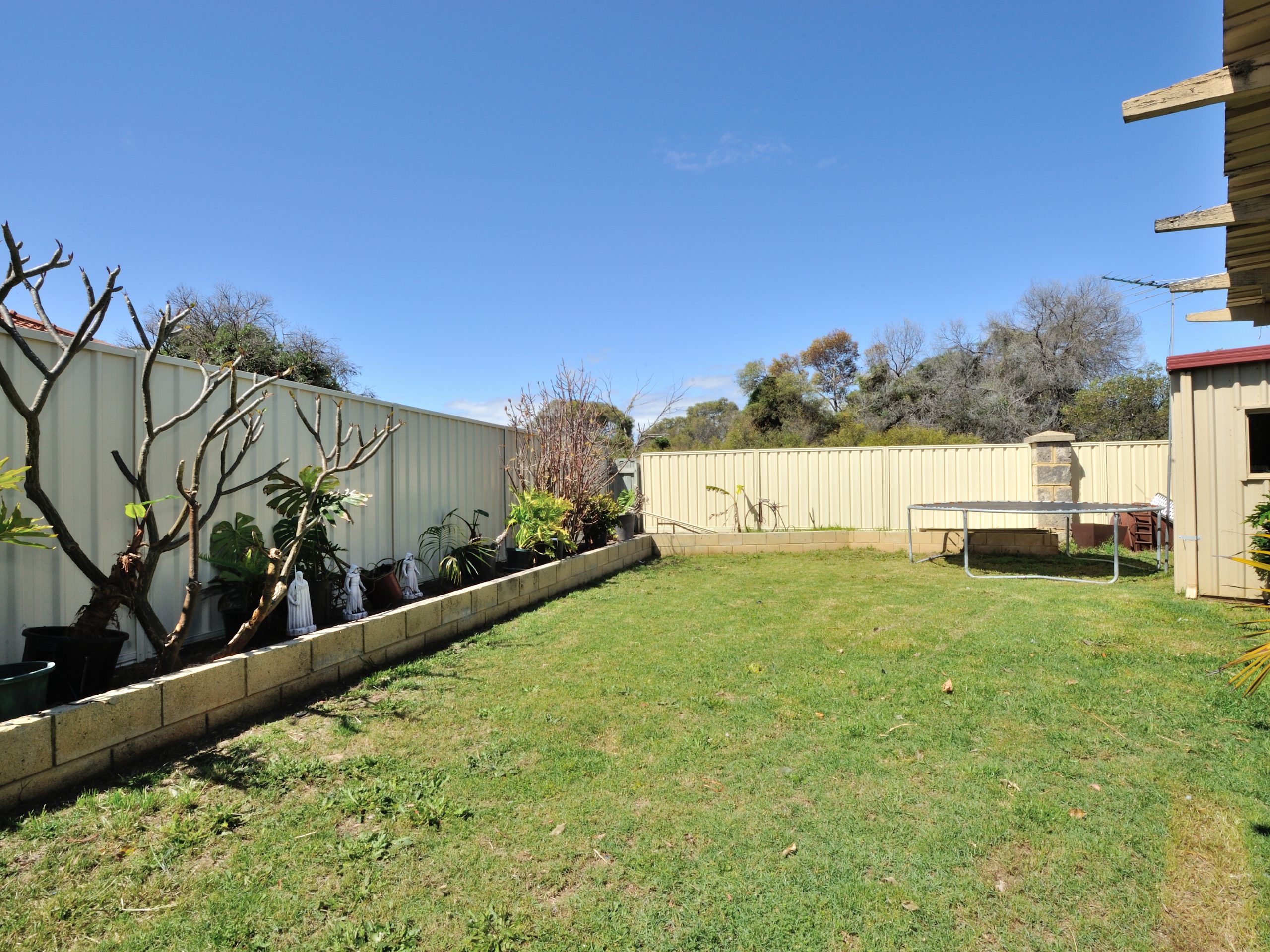 4 Rattan Cove, WARNBRO, WA 6169 AUS