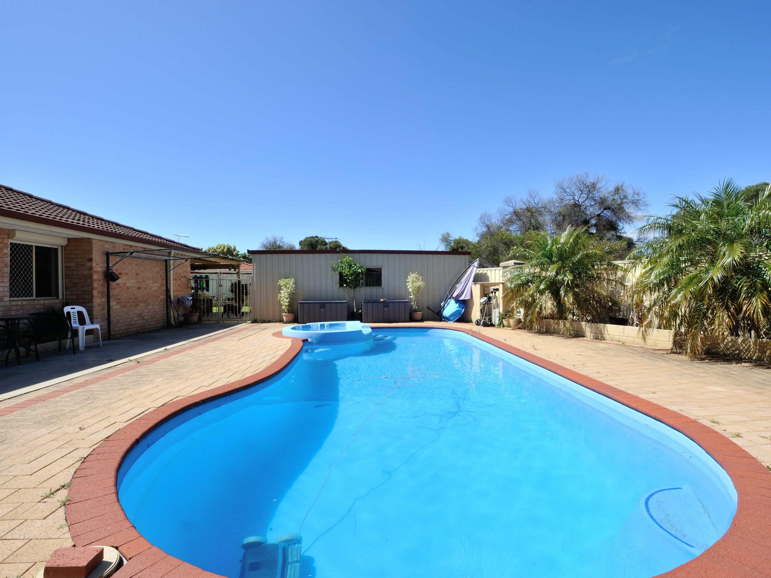 4 Rattan Cove, WARNBRO, WA 6169 AUS