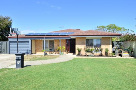 4 Rattan Cove, WARNBRO, WA 6169 AUS