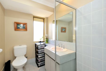 4 Rattan Cove, WARNBRO, WA 6169 AUS