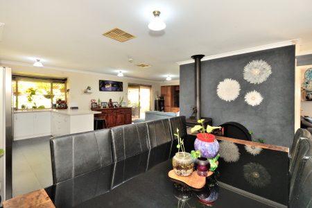 4 Rattan Cove, WARNBRO, WA 6169 AUS