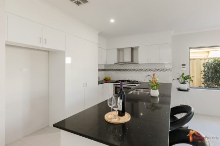 26 Obsidian Way, WELLARD, WA 6170 AUS