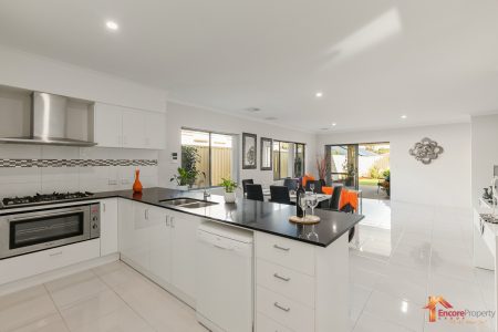 26 Obsidian Way, WELLARD, WA 6170 AUS