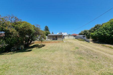 19 Challenger Road, MADORA BAY, WA 6210 AUS