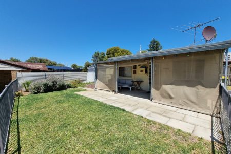 19 Challenger Road, MADORA BAY, WA 6210 AUS