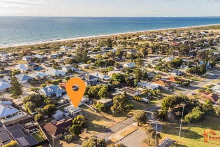 19 Challenger Road, MADORA BAY, WA 6210 AUS