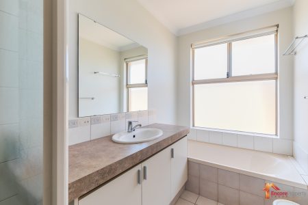 2 Georgia Way, SUCCESS, WA 6164 AUS