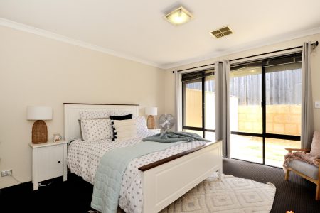 43 Gemstone Parade, WELLARD, WA 6170 AUS