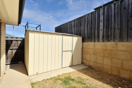 43 Gemstone Parade, WELLARD, WA 6170 AUS