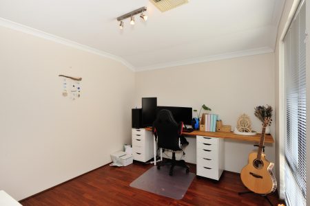 43 Gemstone Parade, WELLARD, WA 6170 AUS