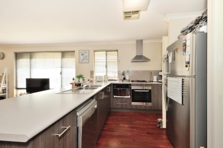 43 Gemstone Parade, WELLARD, WA 6170 AUS