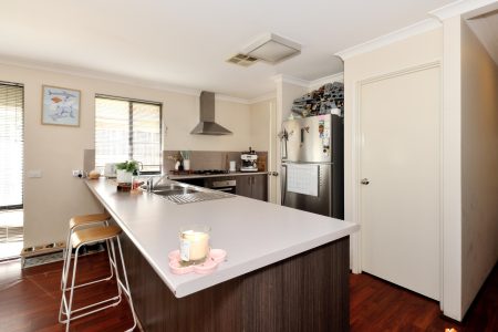 43 Gemstone Parade, WELLARD, WA 6170 AUS