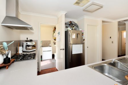 43 Gemstone Parade, WELLARD, WA 6170 AUS