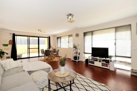 43 Gemstone Parade, WELLARD, WA 6170 AUS