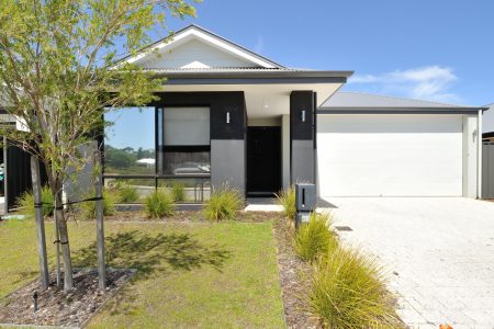 42 Jamison Grove, WELLARD, WA 6170 AUS