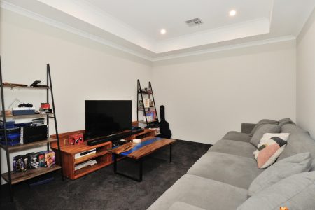 42 Jamison Grove, WELLARD, WA 6170 AUS