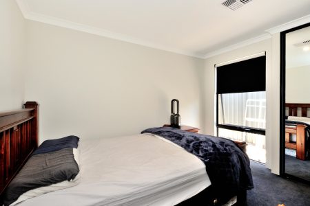 42 Jamison Grove, WELLARD, WA 6170 AUS