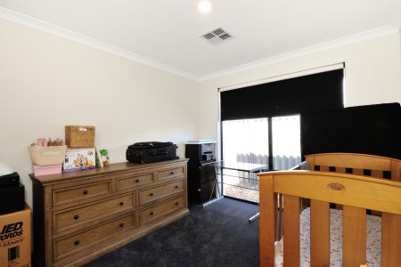 42 Jamison Grove, WELLARD, WA 6170 AUS