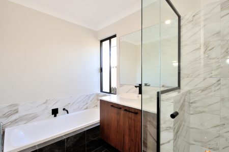 42 Jamison Grove, WELLARD, WA 6170 AUS