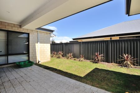42 Jamison Grove, WELLARD, WA 6170 AUS