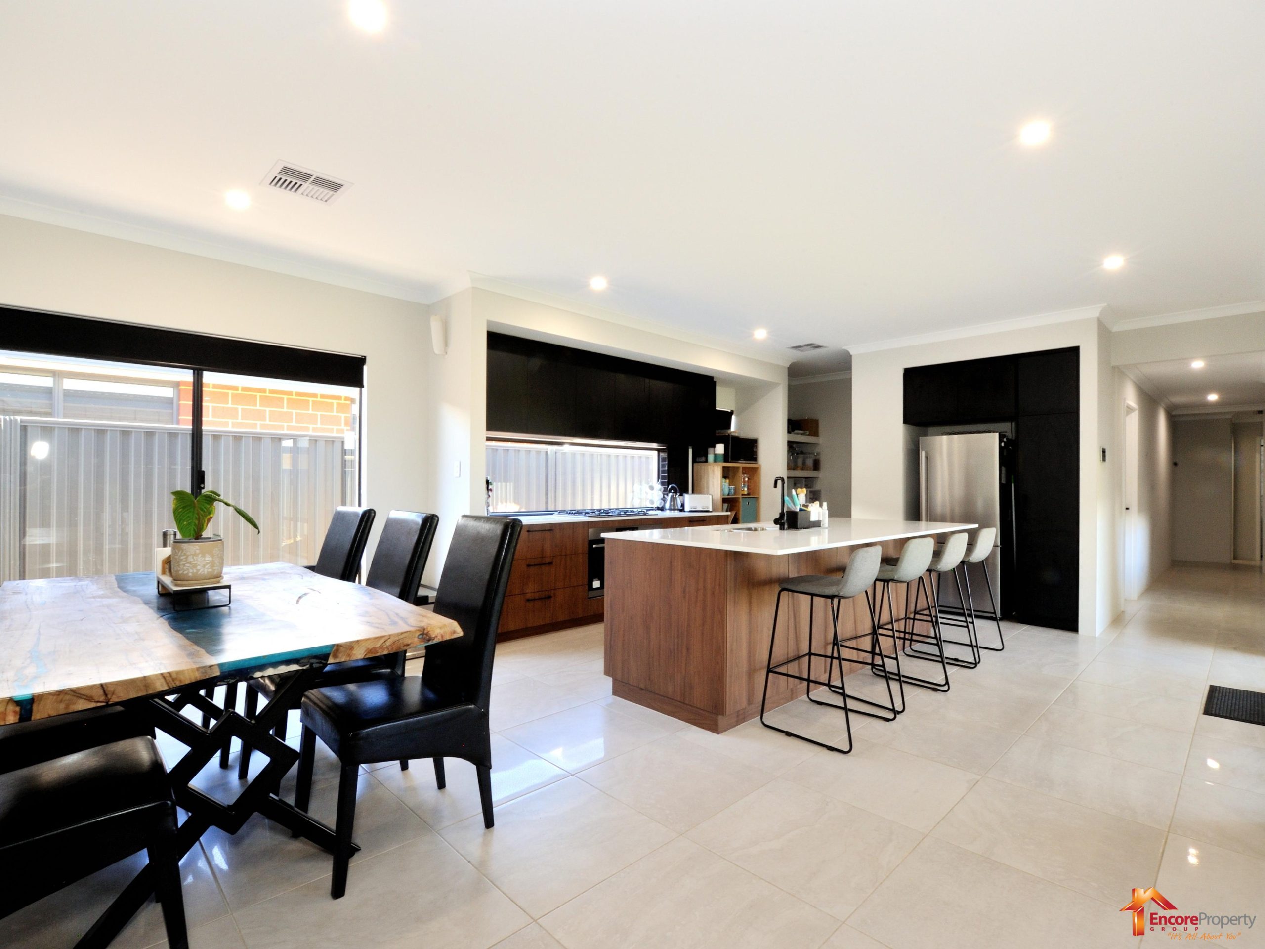 42 Jamison Grove, WELLARD, WA 6170 AUS