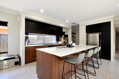 42 Jamison Grove, WELLARD, WA 6170 AUS