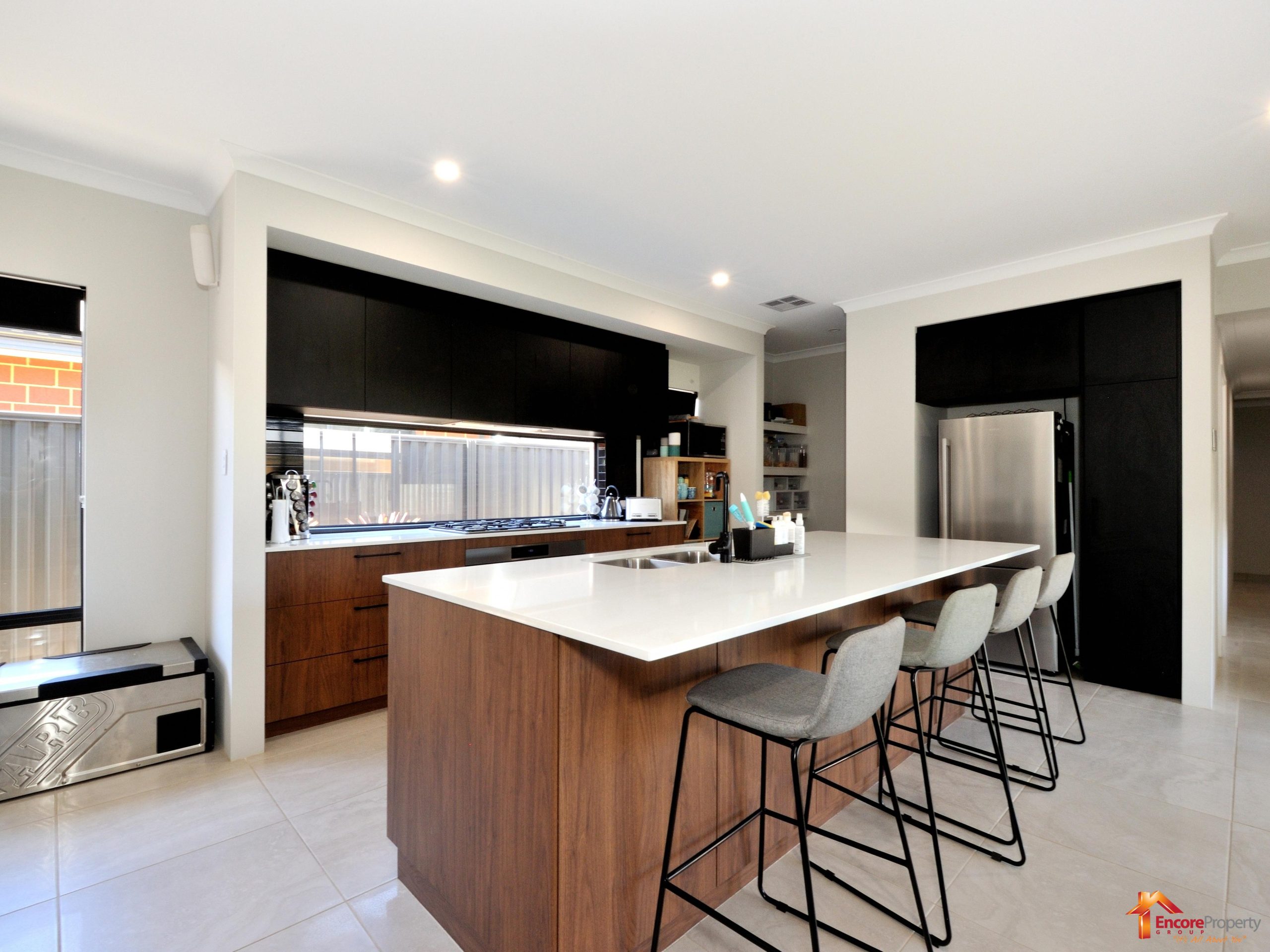 42 Jamison Grove, WELLARD, WA 6170 AUS