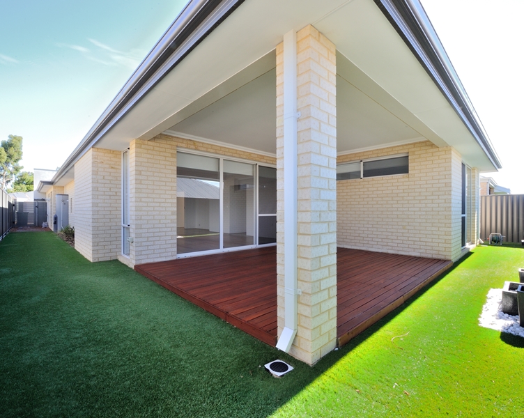 18 Hazewinkel Gardens, CHAMPION LAKES, WA 6111 AUS