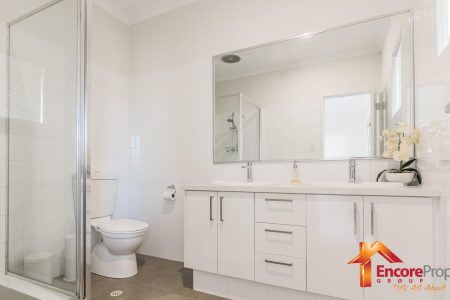 18/2 Louvre Way, BALDIVIS, WA 6171 AUS