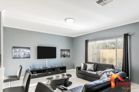 18/2 Louvre Way, BALDIVIS, WA 6171 AUS