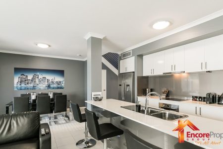 18/2 Louvre Way, BALDIVIS, WA 6171 AUS