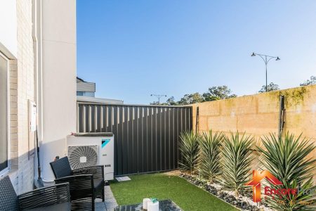 18/2 Louvre Way, BALDIVIS, WA 6171 AUS