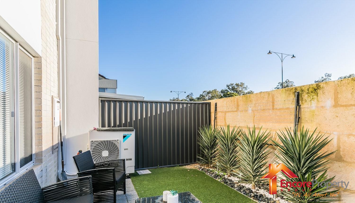 18/2 Louvre Way, BALDIVIS, WA 6171 AUS
