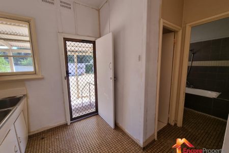 8 Kenton Way, CALISTA, WA 6167 AUS