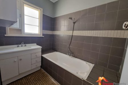 8 Kenton Way, CALISTA, WA 6167 AUS