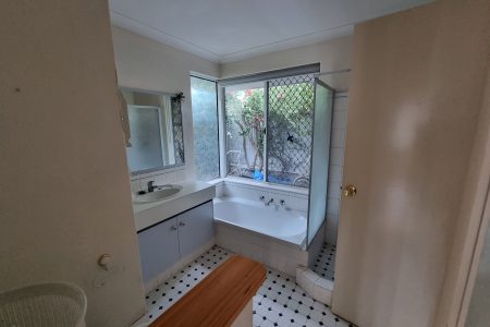 15 Walmer Place, ORELIA, WA 6167 AUS