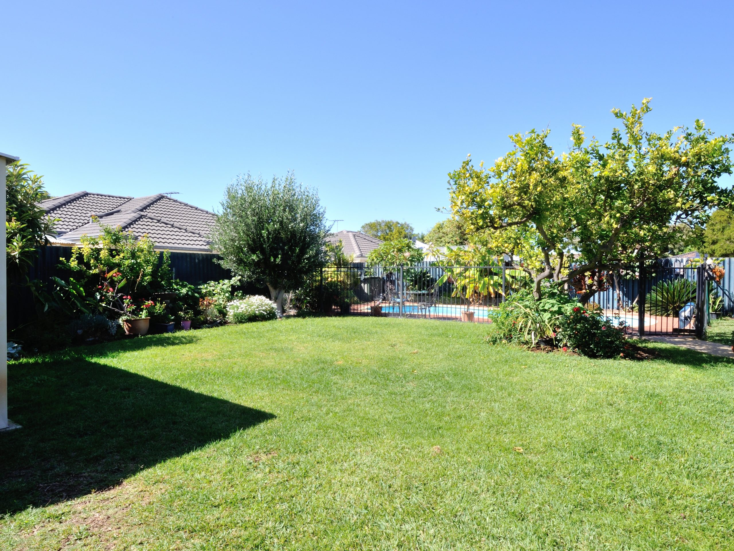 15 Hawkins Street, ROCKINGHAM, WA 6168 AUS