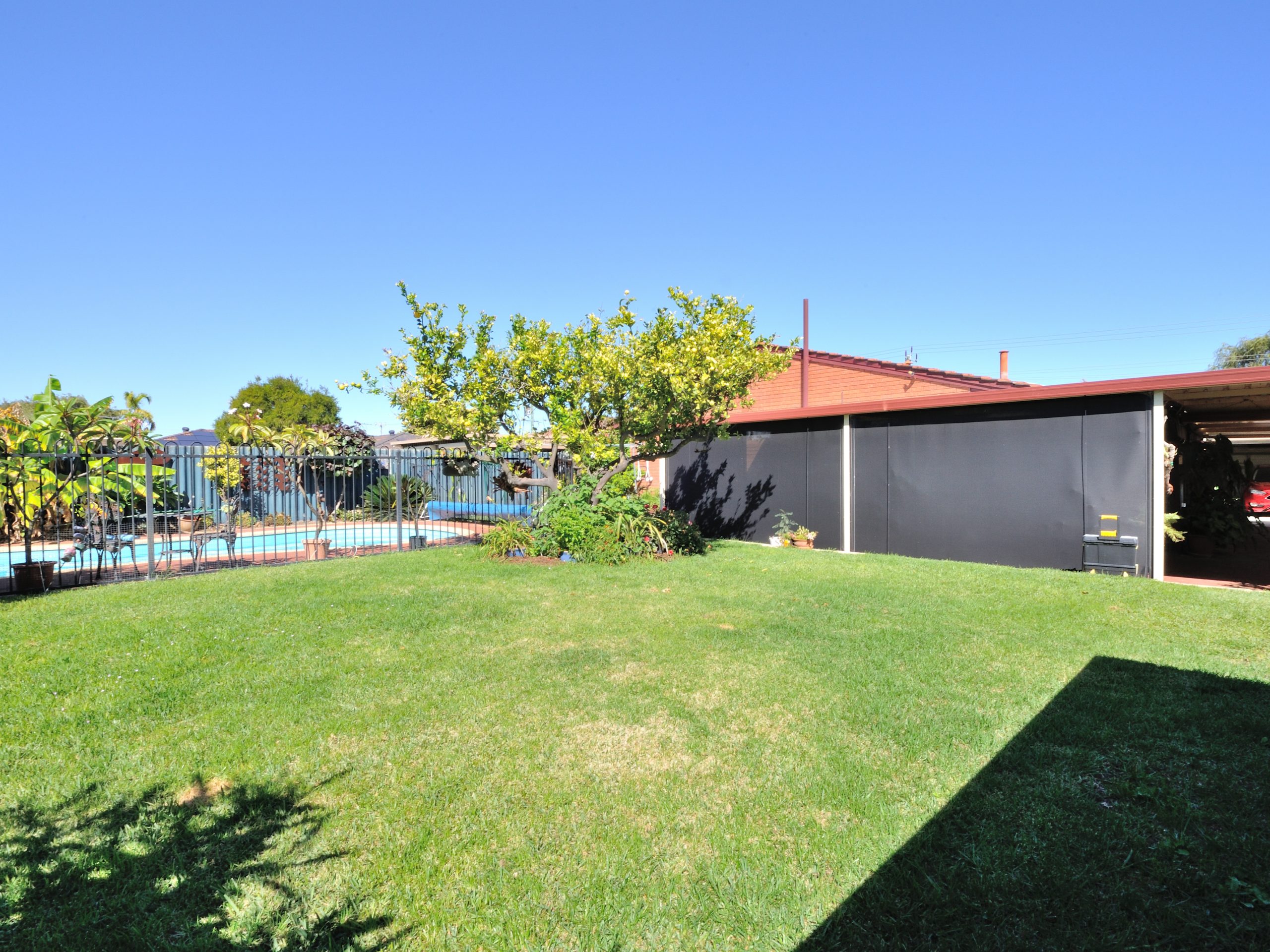15 Hawkins Street, ROCKINGHAM, WA 6168 AUS