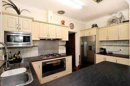 15 Hawkins Street, ROCKINGHAM, WA 6168 AUS