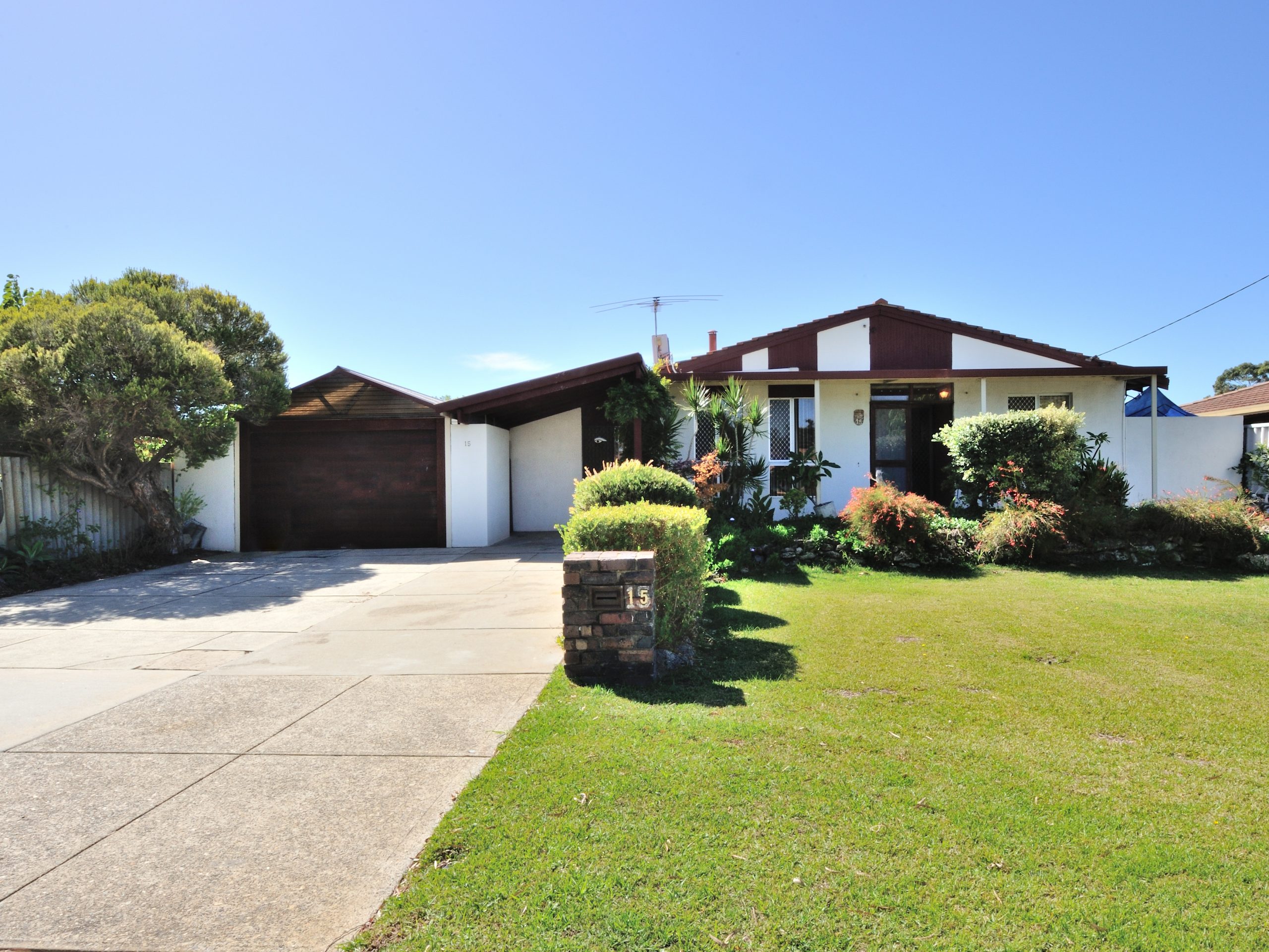 15 Hawkins Street, ROCKINGHAM, WA 6168 AUS