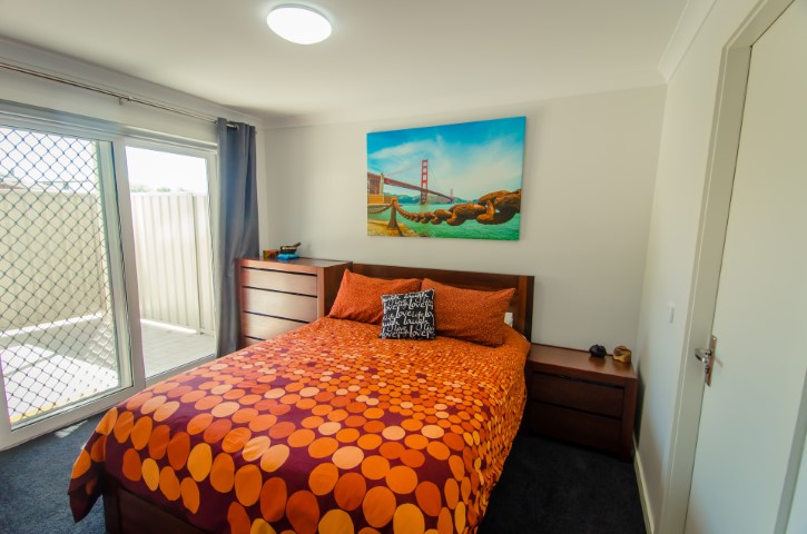 1/18 Thorpe Street, ROCKINGHAM, WA 6168 AUS