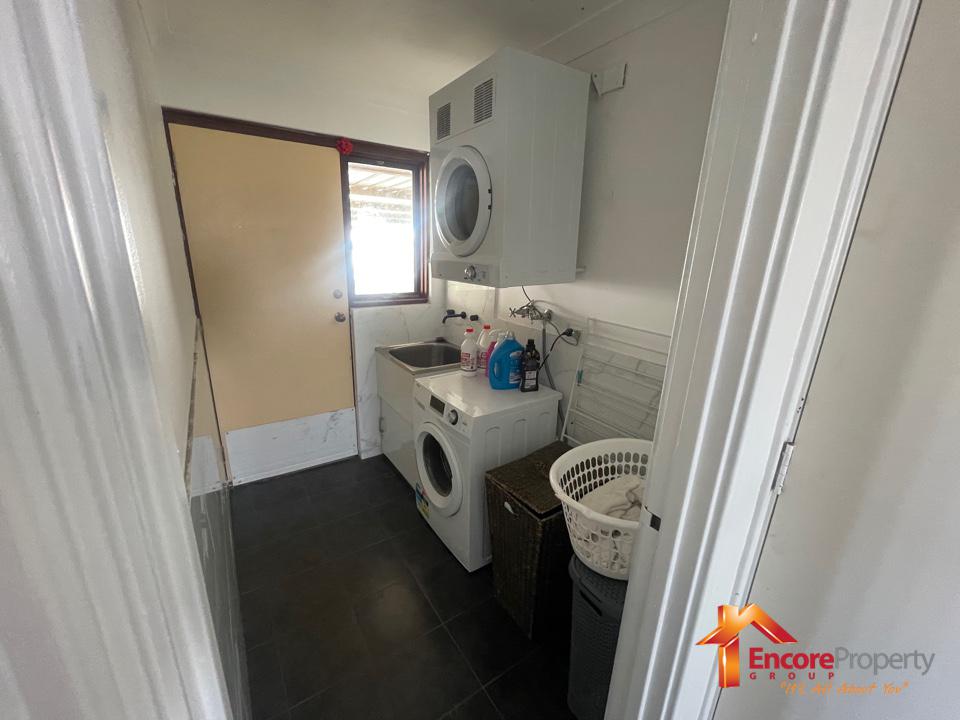 6 De Grey Close, COOLOONGUP, WA 6168 AUS