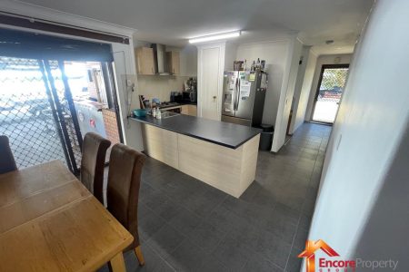 6 De Grey Close, COOLOONGUP, WA 6168 AUS