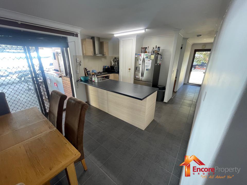 6 De Grey Close, COOLOONGUP, WA 6168 AUS