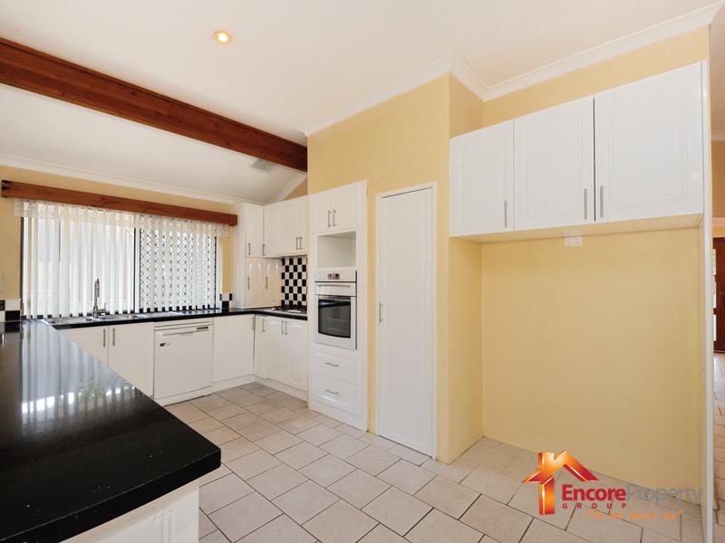 18 Porter Gardens, LEDA, WA 6170 AUS