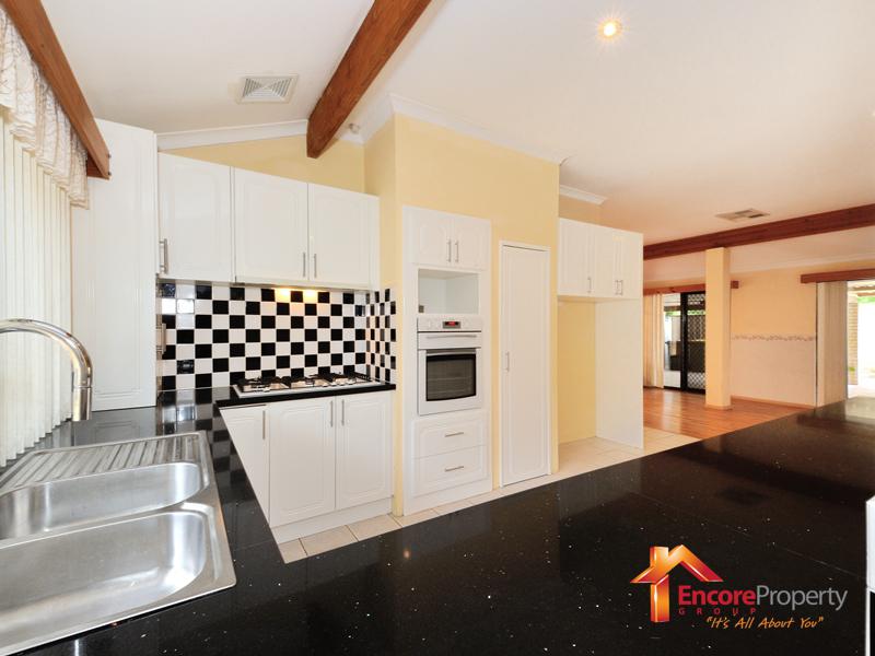 18 Porter Gardens, LEDA, WA 6170 AUS